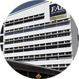 imagem da faixada da FAE, sede Curitiba, no formato de circulo