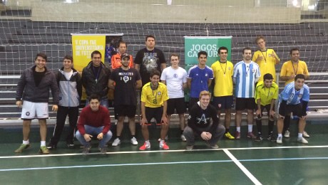 Finais de futsal masculino e feminino foram marcadas por partidas bem equilibradas