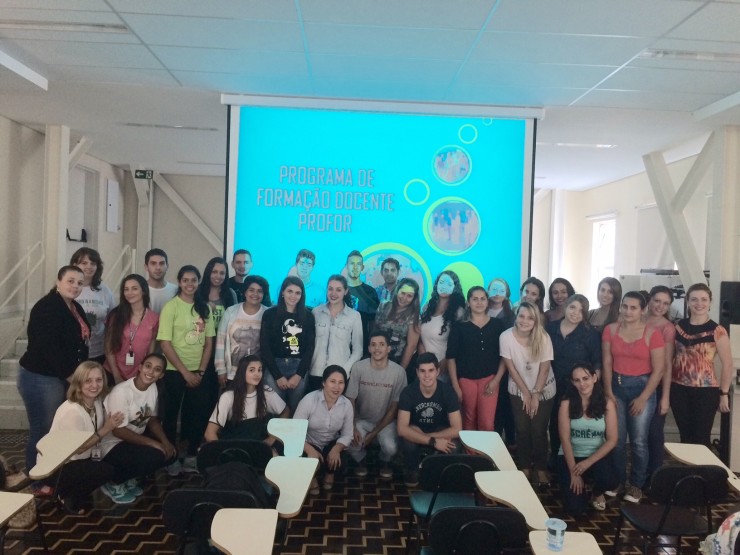 Grupo de participantes da sessão vespertina da aula inaugural, ministrada em dois turnos