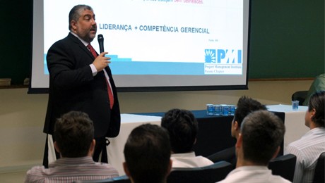 Evento do PMI PR, apoiado pela FAE, forneceu dicas para ampliar a performance gerencial. 