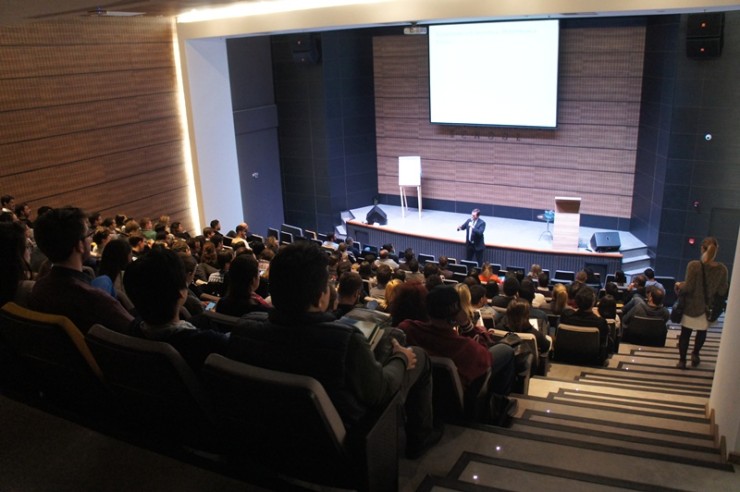 Eventou lotou o anfiteatro da FAE Business School