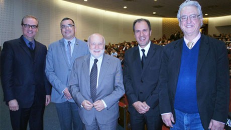 Sociólogo italiano esteve no Teatro Bom Jesus para o lançamento da 13.ª Feira de Gestão.