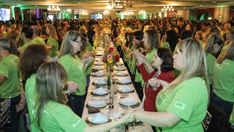 Jantar comemorativo reuniu dois mil funcionários do Grupo Educacional Bom Jesus.