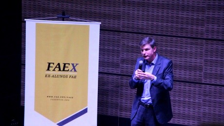 Evento foi realizado pelo Programa de Relacionamento com Ex-alunos da FAE, o FAEx