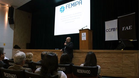 Evento, que reuniu profissionais da área e autoridades, também marcou a abertura das inscrições para o vestibular do tecnólogo em Gestão Hospitalar.