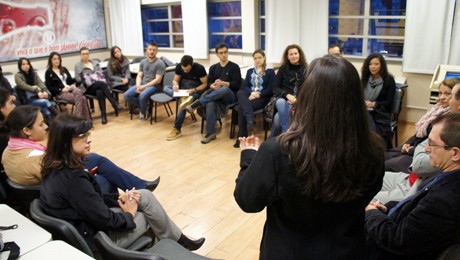 Melhores alunos do curso de Administração da FAE Centro são parabenizados pela Reitoria.