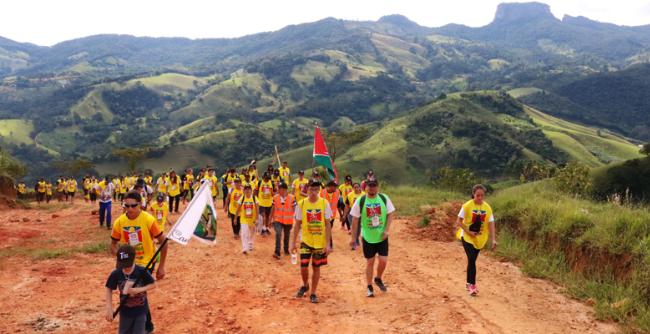 Pastoral Universitária e estudantes da FAE estiveram presentes nesta ação