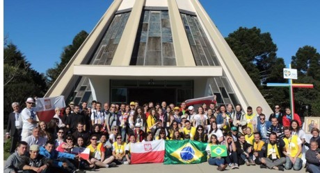 Grupo que participa da Semana Missionária, em Curitiba, embarca neste final de semana para a Jornada Mundial da Juventude, no Rio de Janeiro