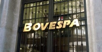 Alunos de Ciências Econômicas visitam a FIPE e a BM&F Bovespa.