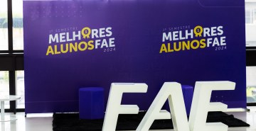 FAE homenageou alunos com melhor desempenho acadêmico no 1.º semestre de 2024 em cerimônias realizadas nos campi Curitiba e São José dos Pinhais.