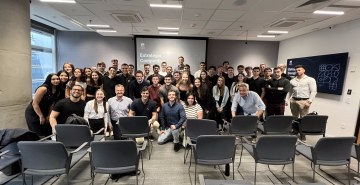 Estudantes da FAE exploram o principal centro financeiro do Brasil em visita à São Paulo. 