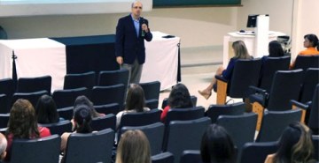 Ontem, alunos de ADM conheceram as experiências e estratégias de RH da Itaipu. Logo mais, às 19h, “Análise, Planejamento e Gestão de Vendas”, para turma do 3.º período.