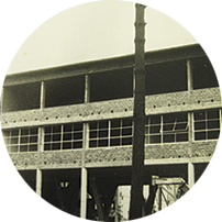 Em novembro, por meio do Decreto Federal n.° 54.908/1964, é concedido o reconhecimento da Faculdade de Ciências Econômicas da Universidade Católica do Paraná.