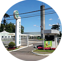 Também nesse ano, a instituição recebeu a certificação ISO 9001: 2008 para as unidades Bom Jesus Água Verde, Bom Jesus Internacional, Centro de Estudos e Pesquisas (CEP) e áreas de apoio administrativo.