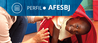 Imagem principal do Perfil AFESBJ - Menino e professora brincando
