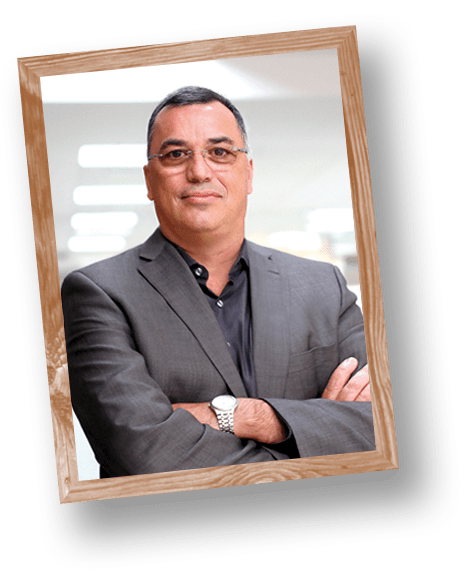 Retrato Jorge Apóstolos Siarcos - diretor-geral do Grupo Educacional Bom Jesus